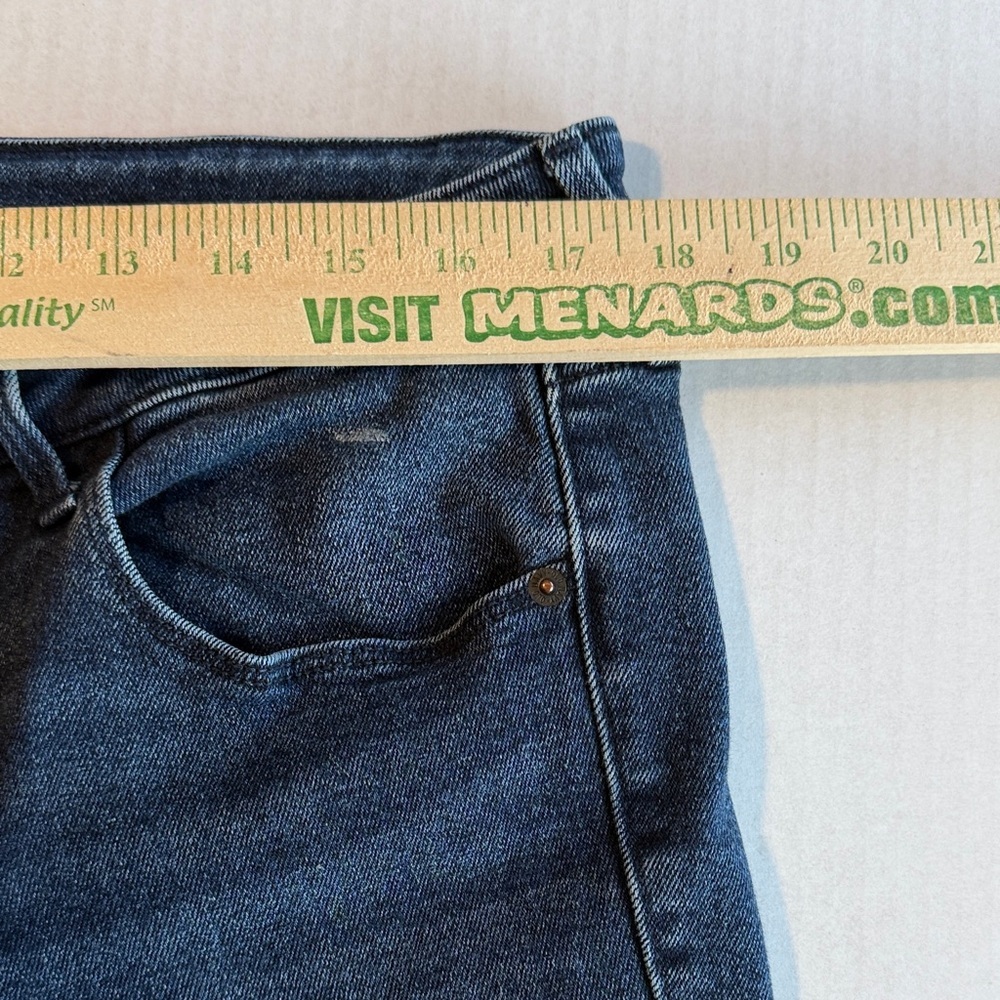 Old Navy Rockstar Super Skinny Ankle Mid-Rise Jeans - Picture 13 of 14